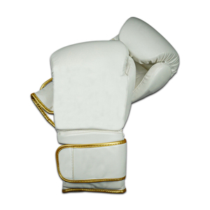 Gants de boxe professionnels en cuir PU avec sangle de poignet réglable et design respirant pour chaque coup de poing - Product Image 1