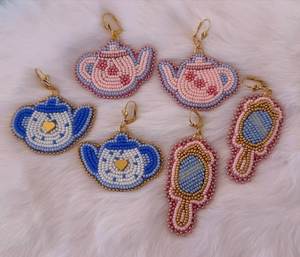 Artisan Handmade Eco-Friendly Classic Embroidery Beaded <b>Keychain</b> Luxury Floral Beadwork Bag Charm Key Holder for Women - Product Image 1