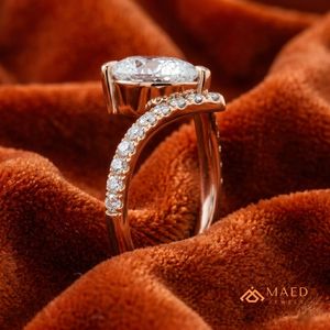 Bague en moissanite à bande fendue en forme de poire pour femme, or rose, bijoux de fiançailles et d'anniversaire, style élégant au quotidien - Product Image 2
