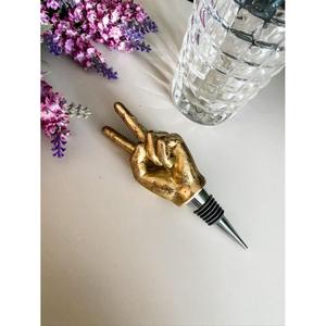 Bouchon de bouteille de vin en métal doré, fait main, avec signe de paix moulé à la main, motifs personnalisables, style vintage, pour la maison, le bar et les cadeaux - Product Image 1