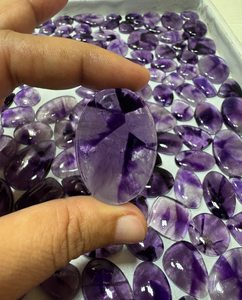 Pierre de cristal d'améthyste naturelle non taillée, brute et roulée, pierre précieuse violette pour la fabrication de bijoux et bracelets DIY - Product Image 1