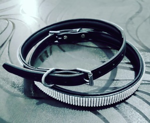 Collier de chien fait à la main motif solide Bling Bling personnalisé en cuir rembourré avec décoration en dentelle cristal strass Design pour animaux de compagnie - Product Image 6