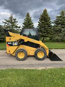 Chargeuse compacte Caterpillar 226B d'occasion 2026, 2,6 tonnes, idéale pour les projets agricoles et minières, livraison rapide, directement de l'usine - Product Image 2