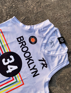 Ensemble de maillot de basket Rexfit 34 blanc, imprimé par sublimation, débardeur à col en V et short, tenue de sport unisexe toutes saisons en tissu mesh - Product Image 3