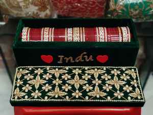 Caja para Brazaletes de Novia de Calidad de Exportación, Bordado Dorado, Forro de Terciopelo Satinado, Ecológica, Hecha a Mano, Regalo de Moda para Mujer - Product Image 6