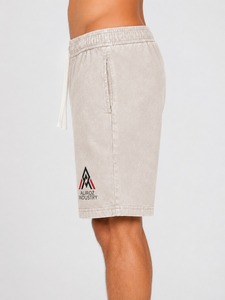 Shorts décontractés pour hommes fabriqués avec un tissu de qualité offrant un confort supérieur, un style moderne et des performances fiables au quotidien - Product Image 6