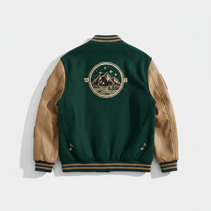 Veste universitaire vintage de style collégial en mélange de laine premium, avec broderie en chenille de haute qualité, manches en similicuir et multiples patchs - Product Image 4