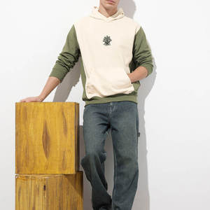 Sweat à capuche personnalisé en coton épais, color block, pour homme, style streetwear, coupe oversize, avec manches contrastantes et motif graphique en polaire - Product Image 6