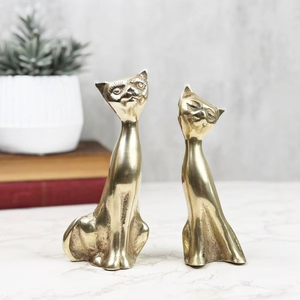 Centre de table exclusif en métal en forme de chat pour une mise en scène artistique de table et une utilisation décorative comme accent de maison - Product Image 1