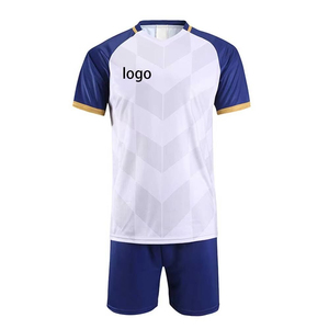 Uniforme de Fútbol Personalizado 2026 al por Mayor, Ligero, de Malla, 100% Poliéster, Impresión Digital, Cuello en V, Manga Corta, Secado Rápido - Product Image 1