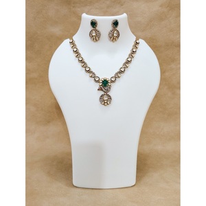 Parure Collier et Boucles d'Oreilles Paon en Argent 925 Plaqué Or Antique, Ornée de Pierres Polki CZ Émeraude, Style Victorien, Fait Main, Ethnique, pour Mariage Indien - Product Image 1