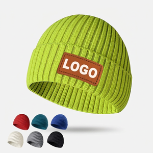 Bonnet d'hiver unisexe tendance en tricot uni avec logo brodé personnalisé – Mode sportswear - Product Image 2
