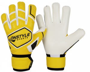 Gants de gardien de but professionnels rouge et noir à coupe négative - Gants de football en latex allemand de 4 mm - Équipement de gardien de but hautement adhérent ONSTYLE - Product Image 2