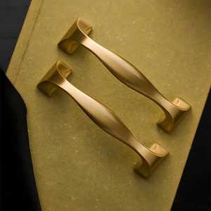 Manijas Modernas de Latón para Gabinetes, Tiradores Minimalistas Dorados para Cocina, Perillas de Lujo para Puertas de Armario, Juego de Herrajes para Muebles al por Mayor - Product Image 1