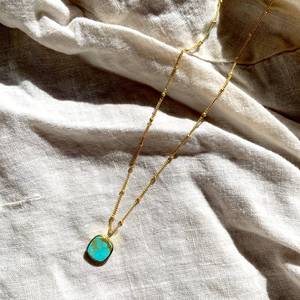 Pendentif Turquoise Sertie en Argent Sterling Plaqué Or, Collier avec Pierre Bleue, Bijoux Faits Main, Fournisseur en Gros - Product Image 4