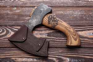 Hache Viking Premium en Acier à Haute Teneur en Carbone Forgé sur Mesure, Style Viking OEM, Mini Hache à Barbe avec Manche en Bois et Fourreau en Cuir - Product Image 5