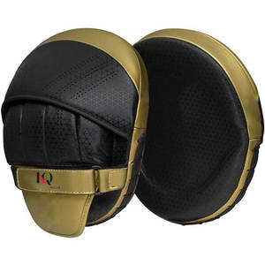 Coussinets de frappe incurvés en cuir durable de haute qualité, conçus pour l'entraînement au coup de poing, les exercices de sparring et les séances d'entraînement intensives - Product Image 1