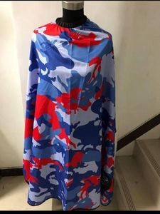 Capa de Peluquería Profesional de Poliéster con Camuflaje Azul Púrpura, Resistente al Agua, para Uso en Salón y Barbería, con Cierre Ajustable en el Cuello - Product Image 6