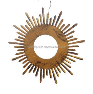 Sun Look Acabado dorado Adorno en forma de sol Adornos decorativos de linternas de hierro y adornos decorativos de festival de oro y plata - Product Image 1