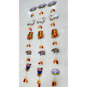 Ensemble de suspensions artisanales indiennes variées pour festivals, avec bouteilles Haldi Kumkum, pour cadeaux de mariage et décoration intérieure - Product Image 1
