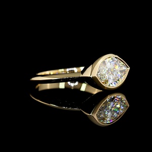 Bague de fiançailles en diamant marquise de 2 carats certifié IGI, diamant de laboratoire, sertissage clos, bague marquise horizontale, vente en gros - Product Image 2