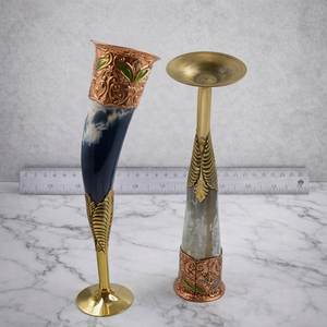 Jarra de cuerno natural Vikinga para cerveza y vino con correas de cuero envueltas alrededor para beber de forma ceremonial. - Product Image 5