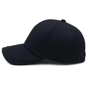 Casquette de baseball unisexe noire à 6 panneaux avec logo brodé sur le pan gauche, ajustable, décontractée, pour adultes - Product Image 2