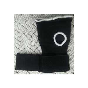 Gants de boxe rembourrés avec gel interne et bandages longs élastiques pour la boxe, le MMA et le Muay Thai - Product Image 2