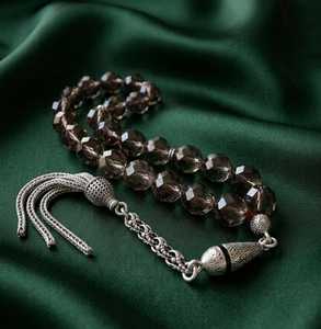 Chapelet de prière Misbaha islamique de luxe artisanal en résine facettée avec pompon argenté, respectueux de l'environnement - Product Image 4