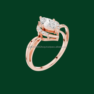 Bijoux de bibelots chics Bague solitaire en or 10 carats avec diamant certifié - Product Image 1