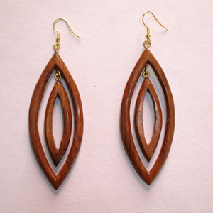 Pendientes Colgantes de Madera con Forma de Animal de AYAANS CREATIONS, para Mujer, Modernos, Cristianos, para Boda, Hechos a Mano, Ecológicos - Product Image 6