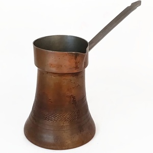 หม้อกาแฟทองแดงทำมือสไตล์ตุรกี ทรงกลม พร้อมด้ามจับไม้ยาว ดีไซน์วินเทจ - Product Image 2