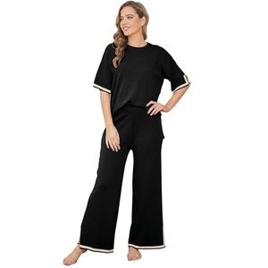 Ensemble de pyjama pour femme – Doux et confortable avec passepoil blanc contrastant, élégant pour la détente et la nuit - Product Image 1