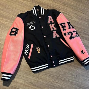 Veste bomber varsity en patchwork d'hiver avec logo personnalisé brodé, de haute qualité, en laine et cuir, imperméable, vintage, col rond, unisexe - Product Image 1