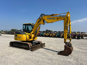 Excavadora de cadenas confiable PC88MR-6, modelo 2007, para trabajos de servicio público, excavación y preparación de sitios. - Product Image 2
