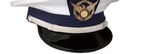 Gorra Auxiliar Completa para Suboficiales, Corona Blanca con Correa Trenzada Plateada, Visera Negra - Product Image 4
