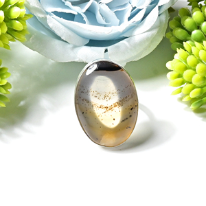 Bague Statement Vintage pour Femme en Agate du Montana, Plaqué Argent Oxydé Fait Main, Sertie de Pierre de Lune Arc-en-ciel - Product Image 1