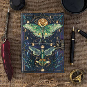 สมุดบันทึกหนังเรื่อง spell Book of SHADOW แบบมีตะขอล็อคแบบ Luna moth Butterfly ลายวินเทจ wiccan ขนาด7x5นิ้ว - Product Image 6