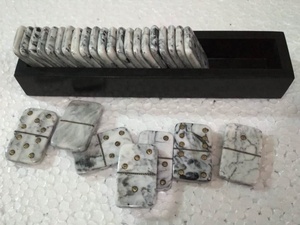 Juego de dominó de 28 chips hecho a mano, bandeja de material de resina gris de alta calidad, tamaño personalizable, divertido juego de mesa interior para niños y adultos - Product Image 4