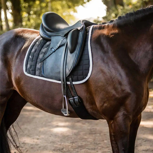 Tapis de selle pour chevaux fabriqués en usine, les plus vendus au Pakistan, meilleurs fabricants de selles de course, équipement d'équitation à bas prix - Product Image 6