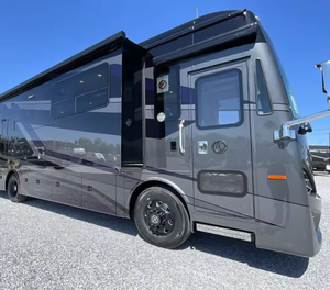 100% Good Used 2022-2024 Luxury Rvs Tiffin Phaetoon Motorhome Camper Vehicle BEST OFFER with WARRANTY Ready to Ship Worldwide - Product Image 2