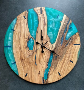 Horloge murale contemporaine en résine époxy et bois, idéale pour les cadeaux et la décoration intérieure, finition lisse et luxueuse, pour restaurant et hôtel. - Product Image 2