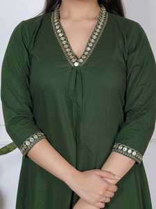 Ensemble coordonné élégant vert pour femme, robe décontractée à col en V ornée de dentelle, coupe trapèze, 100 % coton, kurta et pantalon droit pour le quotidien, style ethnique - Product Image 5