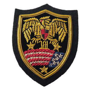 Broches Kora bordados a mano hechos a mano con forma de escudo de calidad estándar más vendidos disponibles en tamaño y color personalizados - Product Image 1