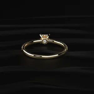 Anillo Halo Corte Princesa con Diamante Cultivado en Laboratorio de 0.5CT, Chapado en Oro de 14K, Certificado IGI, Claridad VVS-VS, Especial para Regalo del Día de la Madre - Product Image 3