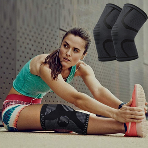 Rodillera Deportiva de Compresión Transpirable con Protección para Fitness, Unisex, Negra con Rayas Azules - Product Image 5
