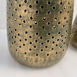 Antique <b>Gold</b> Finish Iron <b>Lantern</b> For Outdoor Garden Patio Balcony Decorative Lighting And Events - Product Image 4