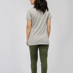 Polo à manches courtes gris pour femme, 100% coton, uni, décontracté, longueur normale, tissu tricoté respirant - Product Image 2