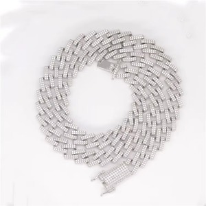 Chaîne cubaine hip-hop entièrement sertie de diamants, de qualité supérieure, directement de l'usine, idéale pour les concerts, festivals et soirées, disponible à la vente. - Product Image 1