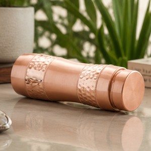 Bouteille d'eau artisanale en cuivre pur à double bandage martelé, idéale pour la maison, les voyages et les fêtes - Product Image 5